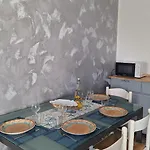 Apartamento Iris Apartment-trilocale Vistamare, 50 M Dalla *