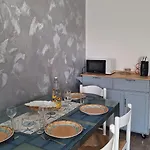 Iris Apartment-trilocale Vistamare, 50 M Dalla
