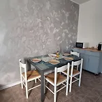 Apartamento Iris Apartment-trilocale Vistamare, 50 M Dalla *