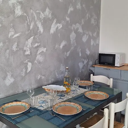 아파트 Iris Apartment-trilocale Vistamare, 50 M Dalla *