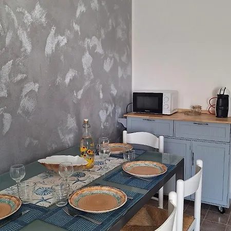 Iris Apartment-trilocale Vistamare, 50 M Dalla