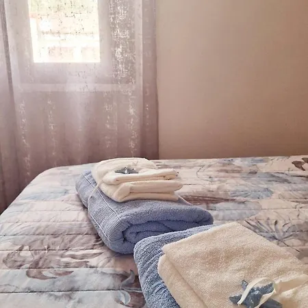 Iris Apartment-trilocale Vistamare, 50 M Dalla