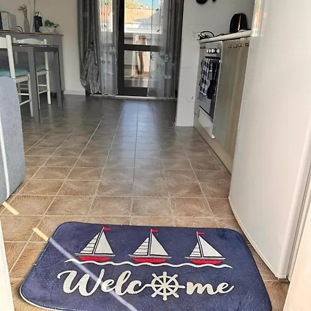 Iris Apartment-trilocale Vistamare, 50 M Dalla *