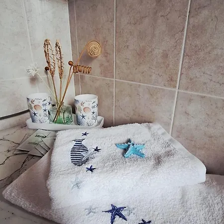 Iris Apartment-trilocale Vistamare, 50 M Dalla *