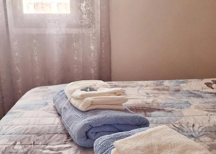 Iris Apartment-trilocale Vistamare, 50 M Dalla